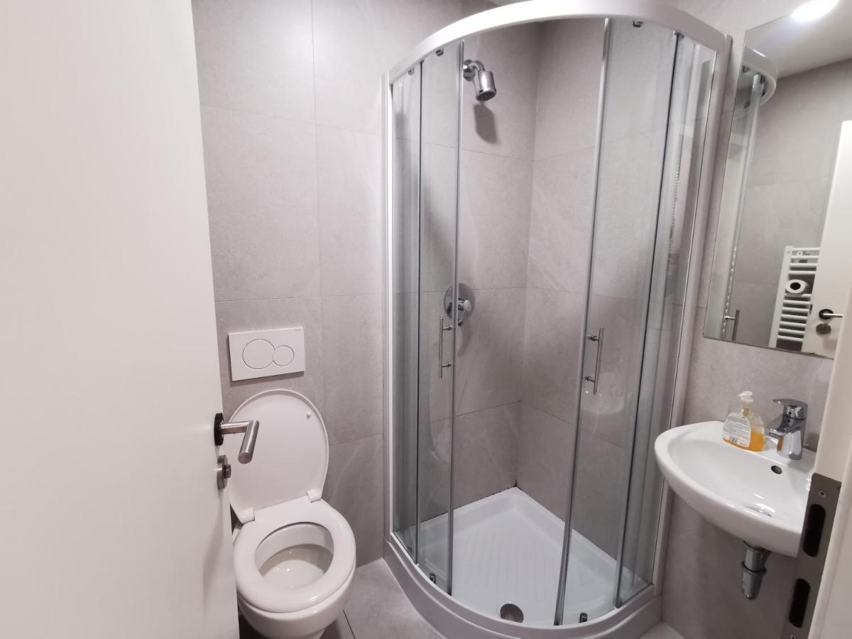 Simbol Rooms With Free Private Parking ลูบลิยานา ภายนอก รูปภาพ