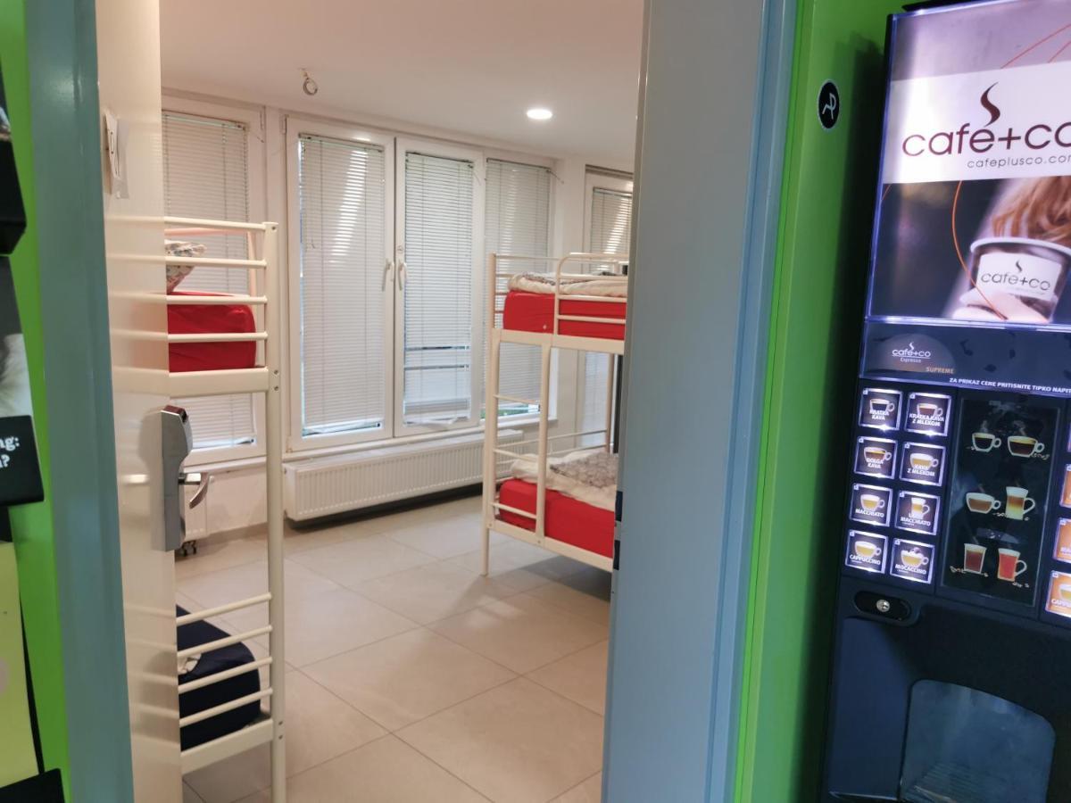 Simbol Rooms With Free Private Parking ลูบลิยานา ภายนอก รูปภาพ