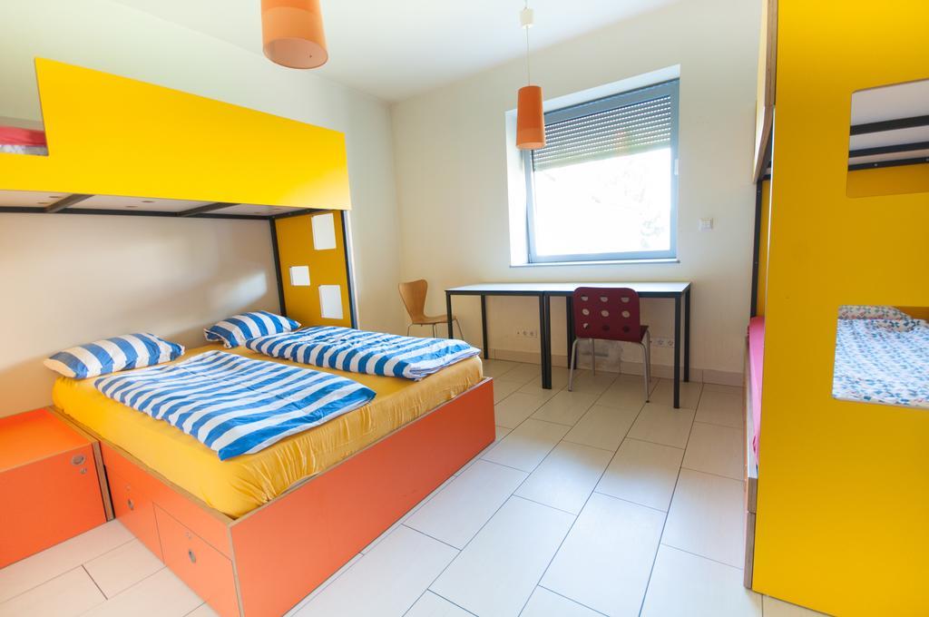 Simbol Rooms With Free Private Parking ลูบลิยานา ห้อง รูปภาพ