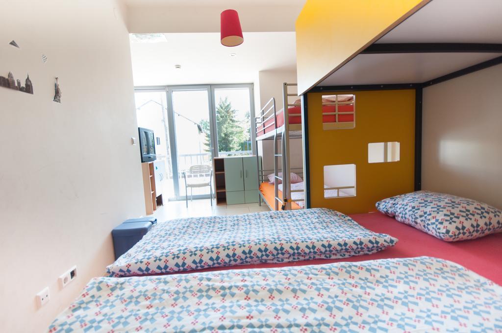 Simbol Rooms With Free Private Parking ลูบลิยานา ห้อง รูปภาพ