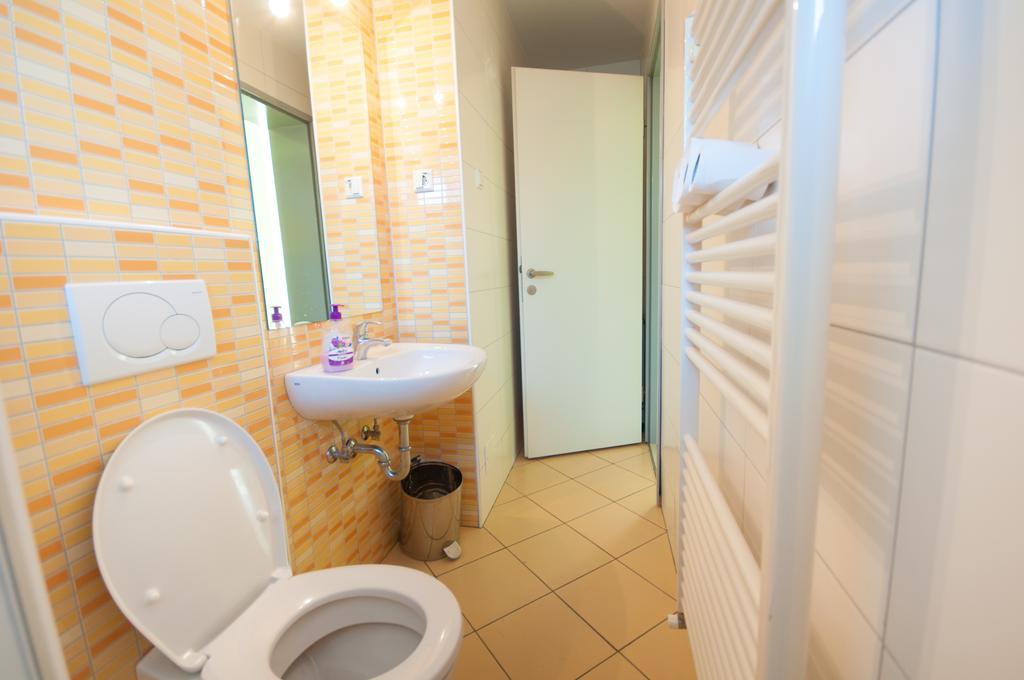 Simbol Rooms With Free Private Parking ลูบลิยานา ห้อง รูปภาพ