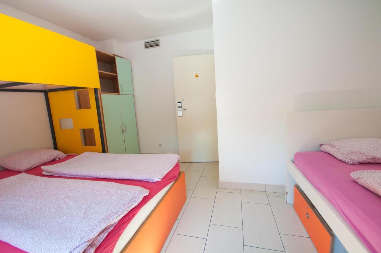 Simbol Rooms With Free Private Parking ลูบลิยานา ห้อง รูปภาพ