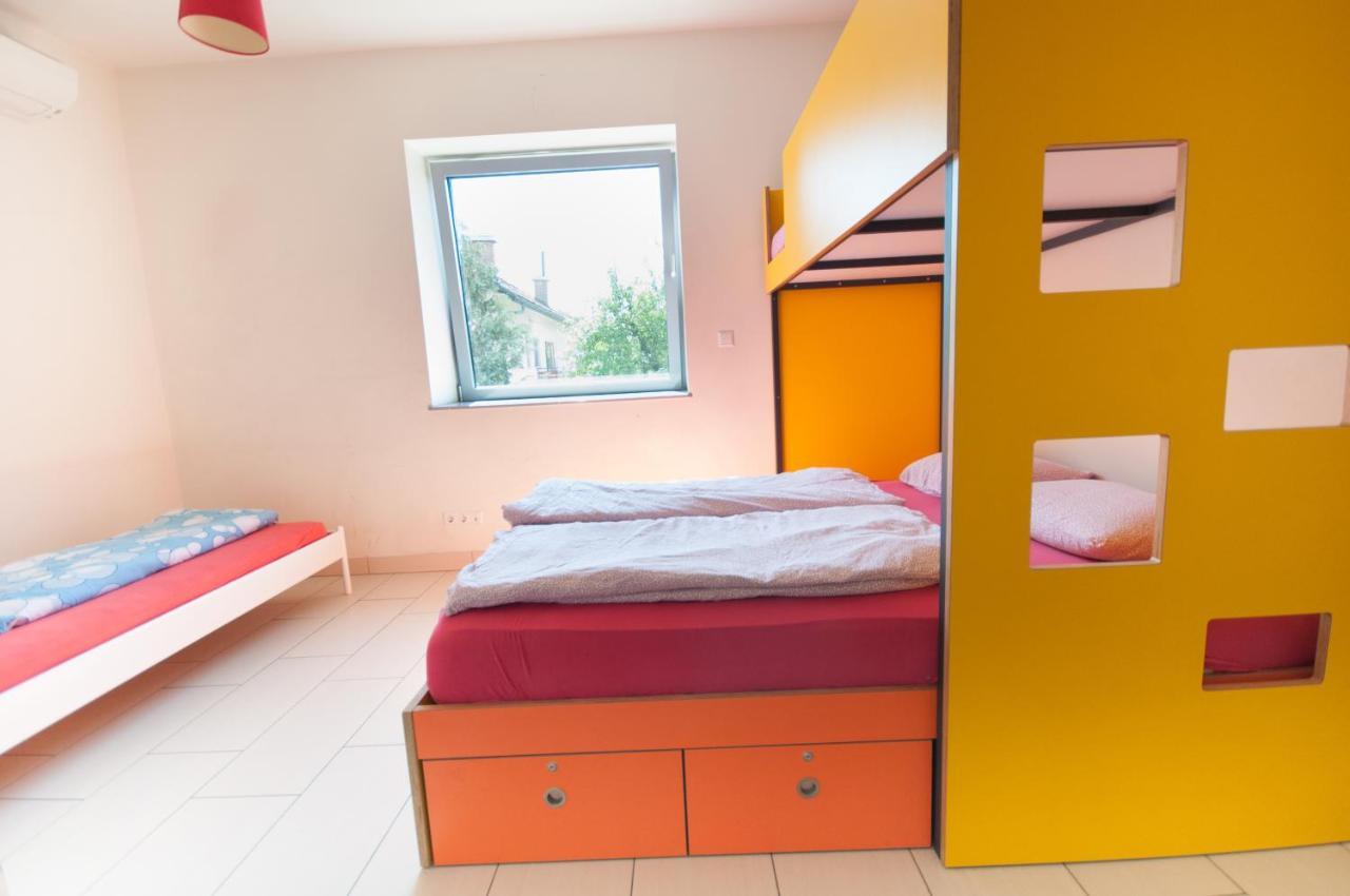 Simbol Rooms With Free Private Parking ลูบลิยานา ห้อง รูปภาพ