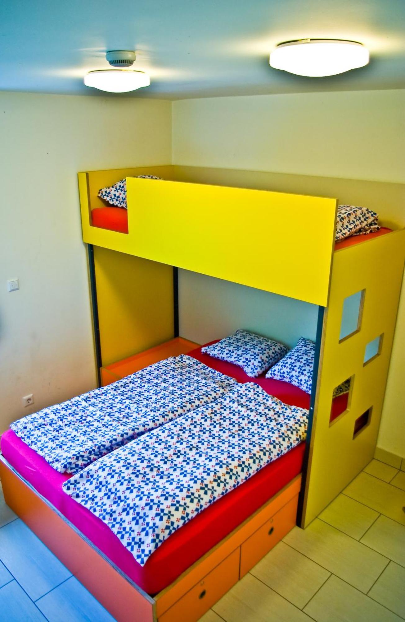 Simbol Rooms With Free Private Parking ลูบลิยานา ภายนอก รูปภาพ