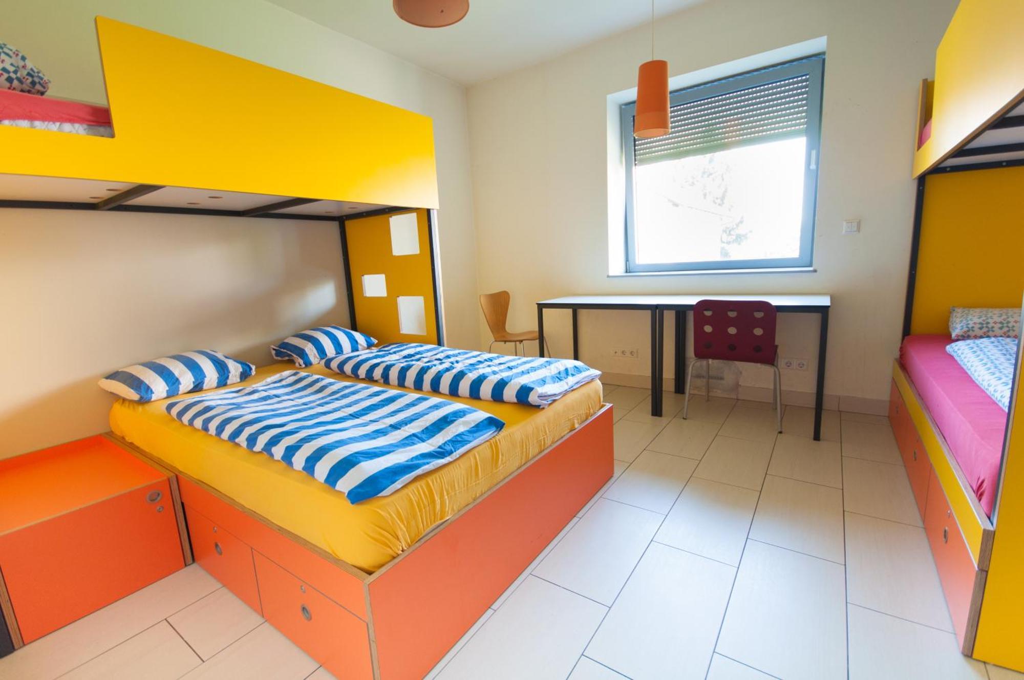 Simbol Rooms With Free Private Parking ลูบลิยานา ห้อง รูปภาพ